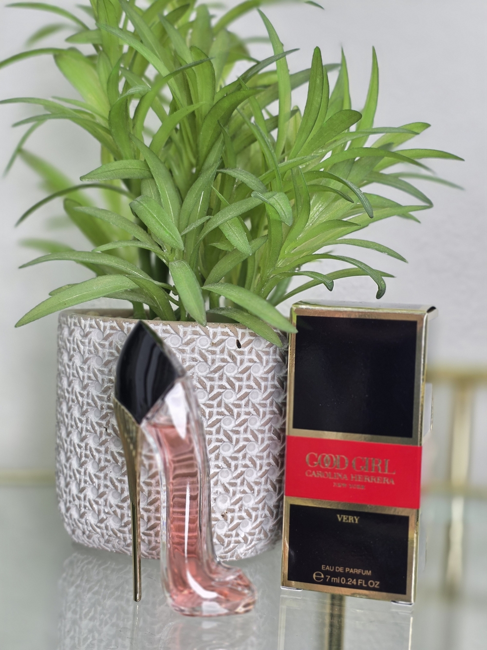 Carolina Herrera Good Girl Decorative Stiletto Bottle in Pink and Black